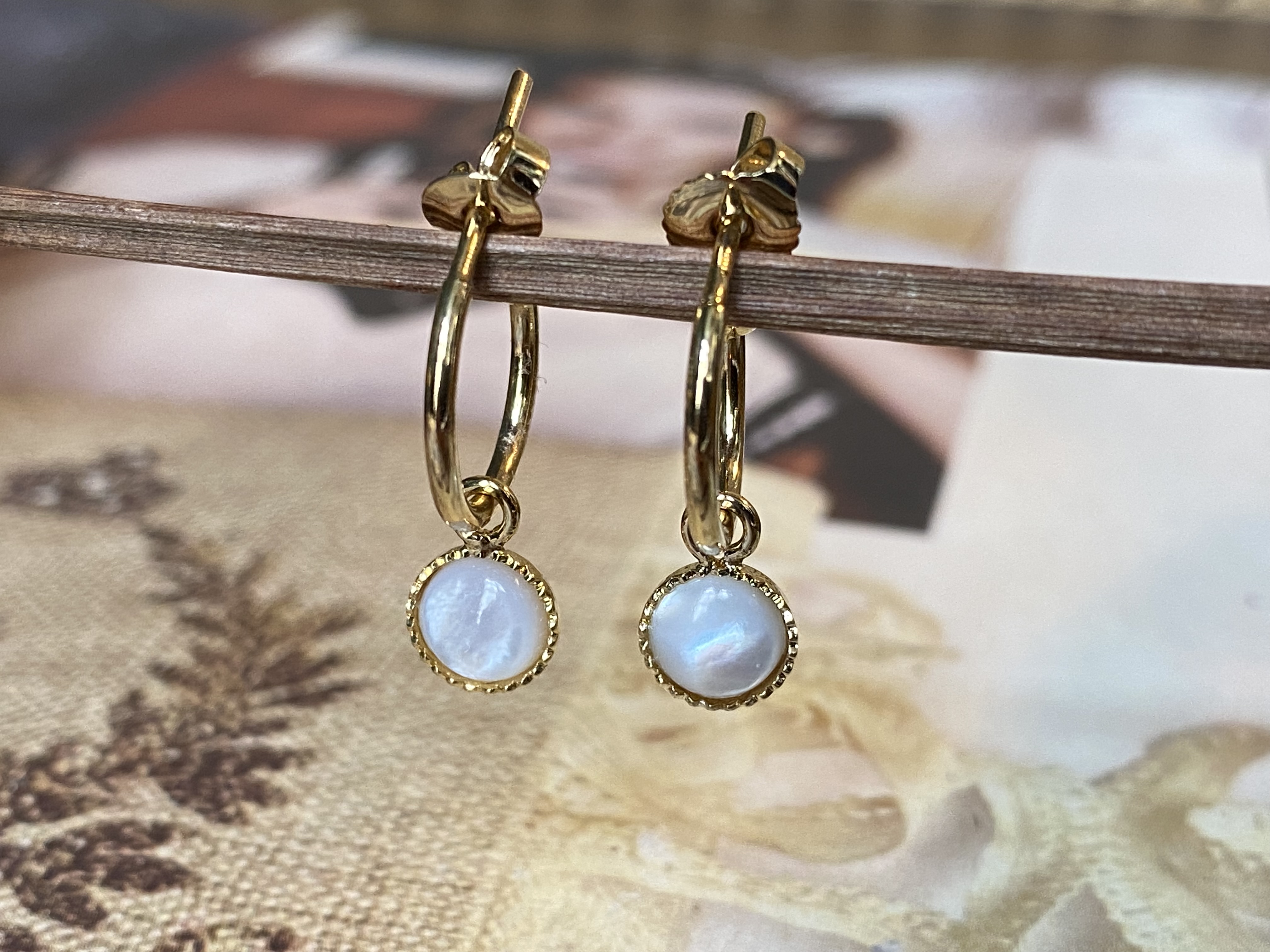Boucles d'oreilles en nacre blanche - Dolita select store de bijoux  fantaisie