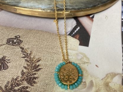 Collier médaille bleu turquoise ovale - Dolita select store de bijoux  fantaisie